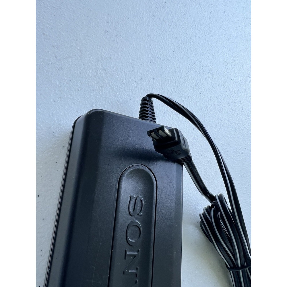 Sony AC-L10B Camcorder Video Camera Mains Charger Adapter 8.4V Handycam - Picture 3 of 7